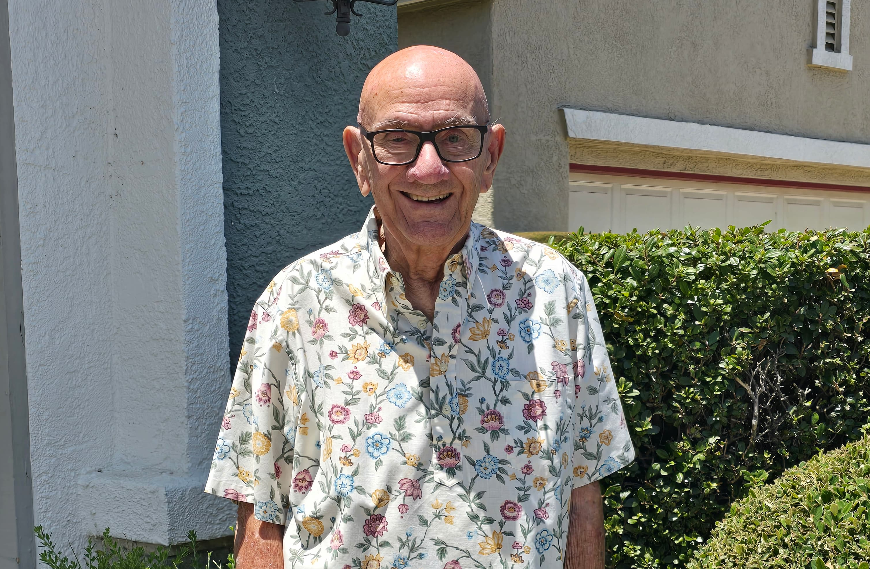 A headshot of Richard Truesdell