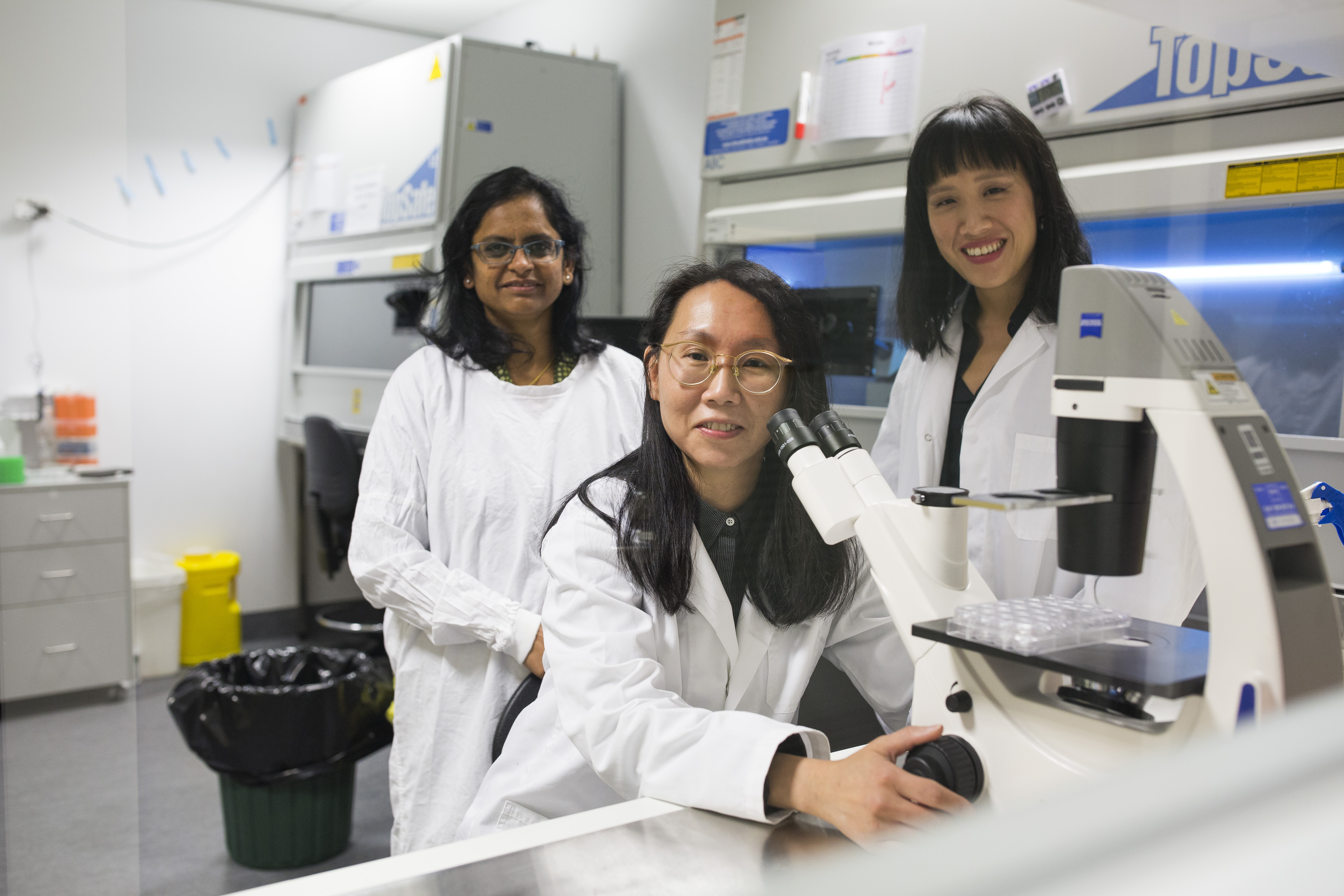 BrightFocus National Glaucoma Research grant recipient Jennifer Fan Gaskin, MBChB, MD, FRANZCO (far right) with her research team in the lab. Photo courtesy Jennifer Fan Gaskin.